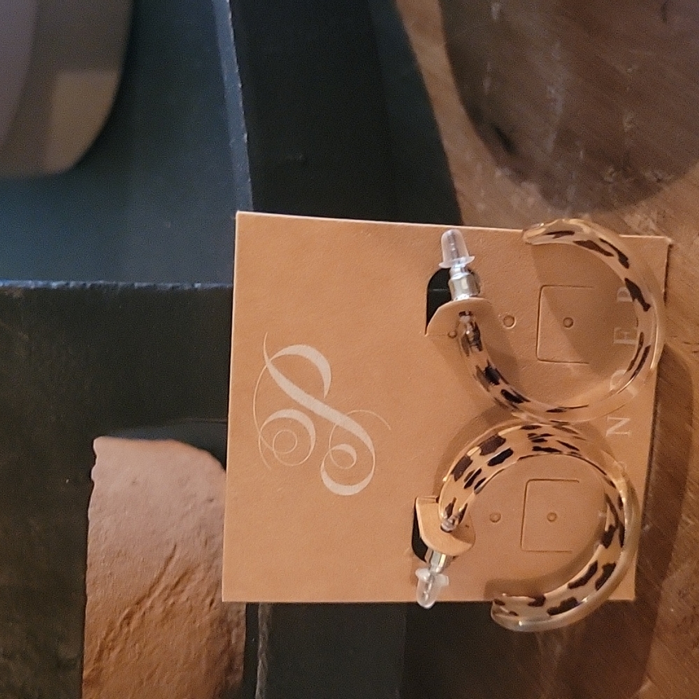 Plunder leopard earrings